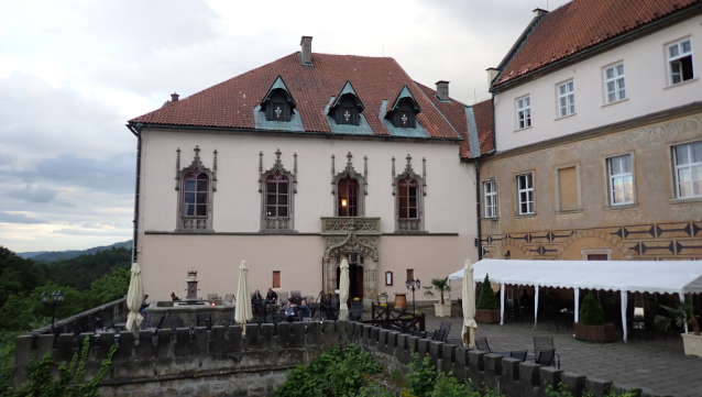 Na koloběžkách z Hrubé Skály do Bakova: poslední koupání v srdci Českého ráje