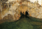 Vrchní slovenský jeskyňář Šmída je zadlužený až po uši a zároveň doživotně vyloučený ze speleologické společnosti