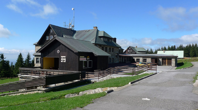 Volská louka: Horský hotel a Sokolská bouda