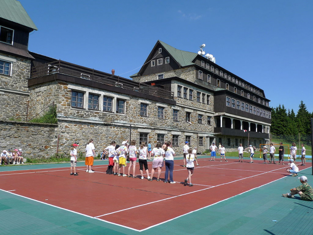 Volská louka: Horský hotel a Sokolská bouda