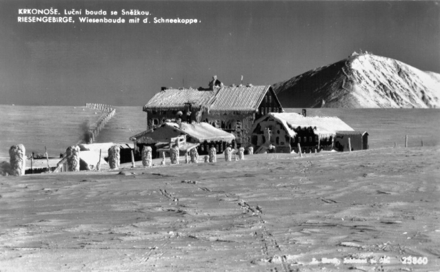 Sněžka (1603 m), nejvyšší česká hora