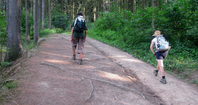 100 kilometrů pěšky za den