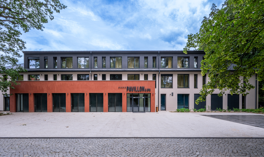 Zámek Ratměřice, nový pavillon.