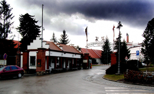 Na pivo vlakem do Velkých Popovic