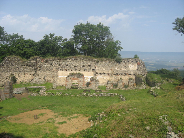 Kostomlaty, hrad který přejmenoval sedmilhář Hájek z Libočan na Sukoslav