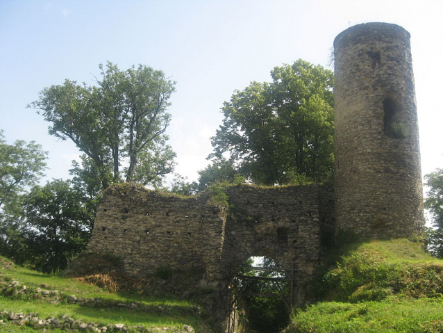 Kostomlaty, hrad který přejmenoval sedmilhář Hájek z Libočan na Sukoslav