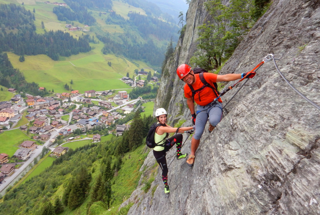 Kupfergeist und Gletschergoass: neuer Klettersteig durch die Hüttschlager Wand