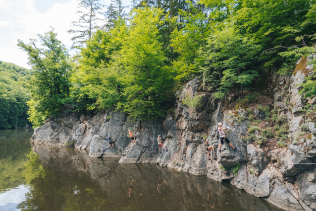 Via ferrata v létě: Nejlepší cesty pro adrenalinové nadšence v Česku