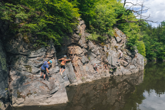 Via ferrata v létě: Nejlepší cesty pro adrenalinové nadšence v Česku