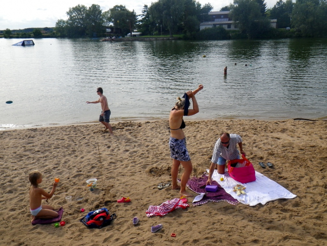 Pískovny mezi Brandýsem, Kostelcem a Neratovicemi