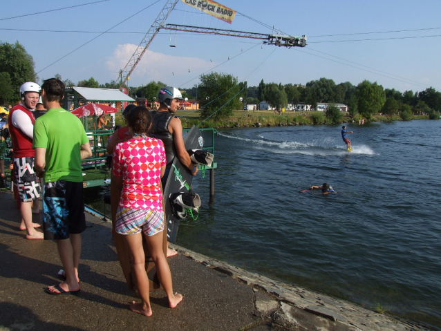 Hlučínské jezero: wakeboarding a vodní lyžování