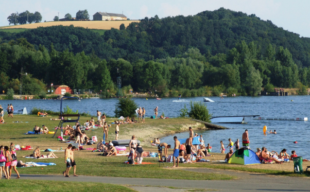 Hlučínské jezero: wakeboarding a vodní lyžování