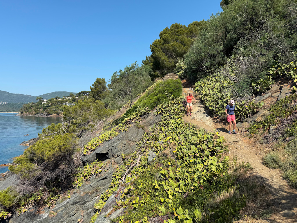 Côte d'Azur, trekking nad mořem.