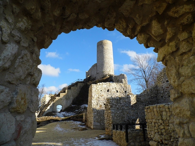 Stezkou orlích hnízd od hradu ke hradu v Dolním Slezsku