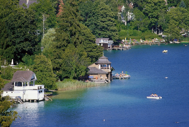 Romantické jezero Wörthersee