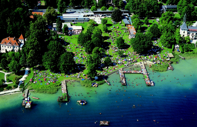 Romantické jezero Wörthersee