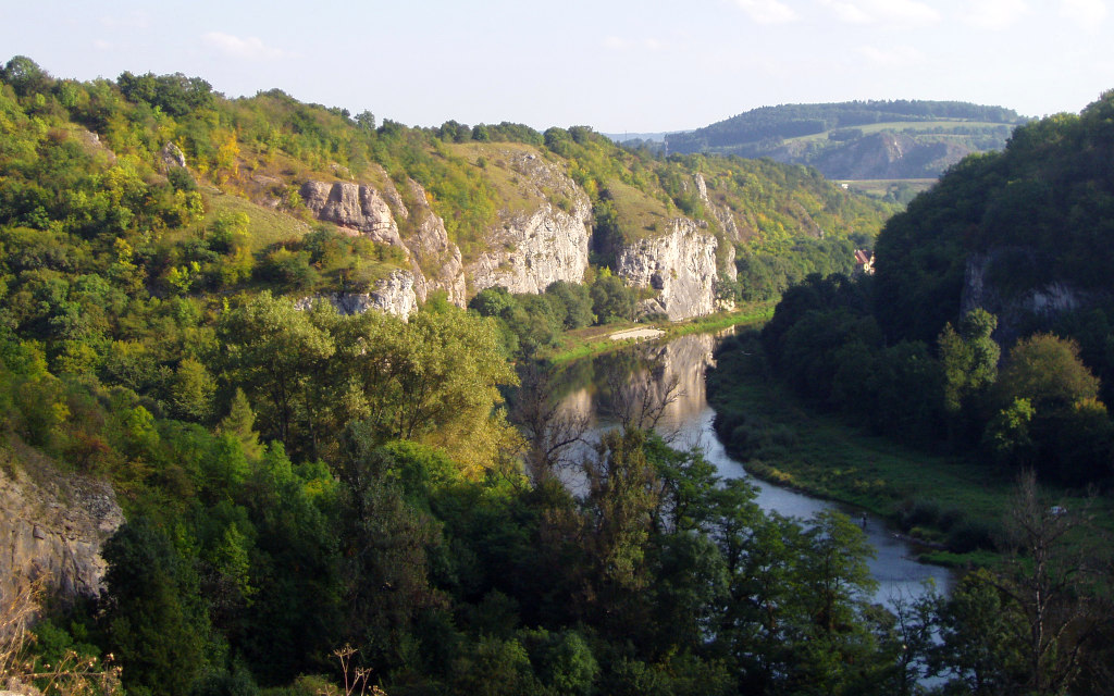 Vápencový kaňon Berounky u Srbska.