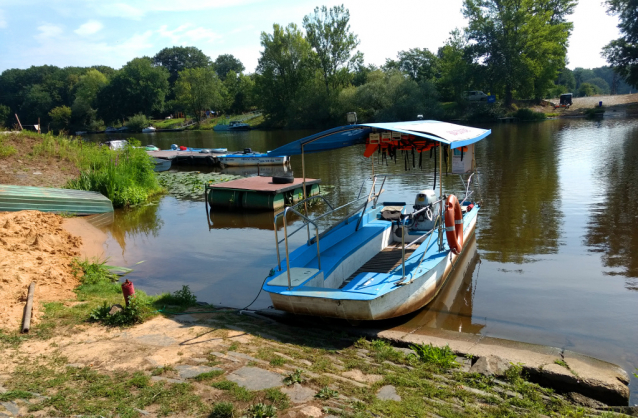 Hledání křišťálové vody v pískovnách od Pardubic ke Kolínu