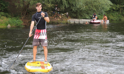 Vánoční dárky pro sportovní rodinu: paddleboard, wakeboard a pončo