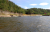 Vltava svižně teče starobylým korytem z Kořenska do Podolska