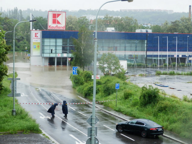 Vrata proti povodni na Rokytce a v Libeňském přístavu