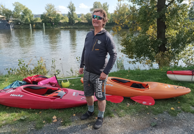 Přes 3 jezy napříč Prahou. Skauti zařídili nádherné počasí