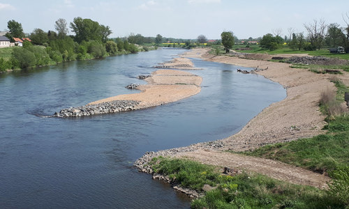 Dolní Vltava: pontonový most a balvanité výhony Dolní Vltava: pontonový most a balvanité výhony