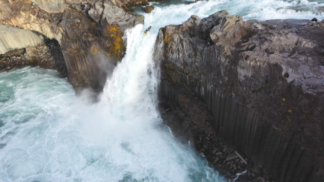 Extreme kayaker Nouria Newman explores Icelandic glacier