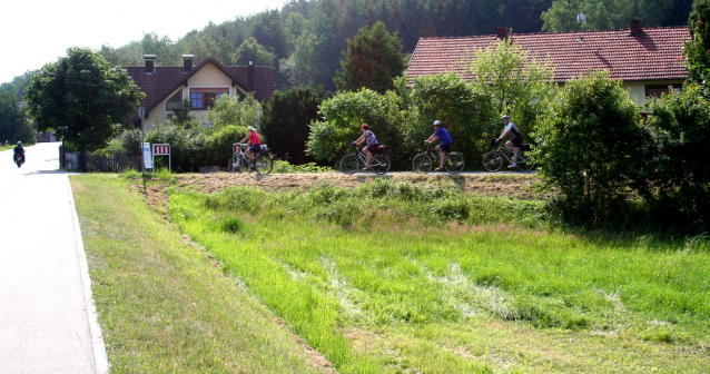 Schwarzach: meandry, proud a čistá voda v Německu