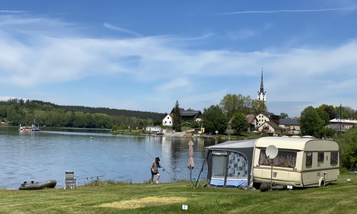 Ve vodě na Lipně dostal infarkt a utopil se Ve vodě na Lipně dostal infarkt a utopil se