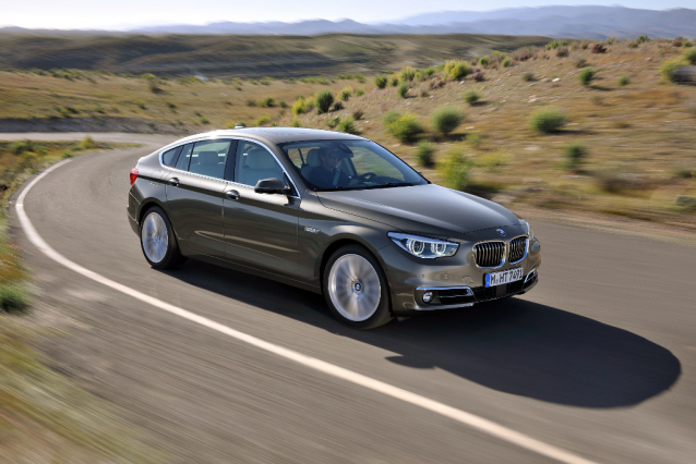 BMW 5 series Sedan, auto pro skoro normální lidi 