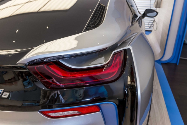 Hybridní BMW i8 za tři a půl milionu korun