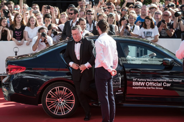 Celebrity v Karlových Varech se vezly BMW