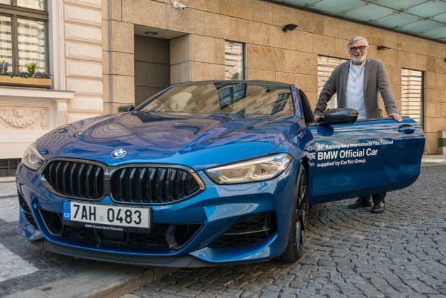 Celebrity v Karlových Varech se vezly BMW