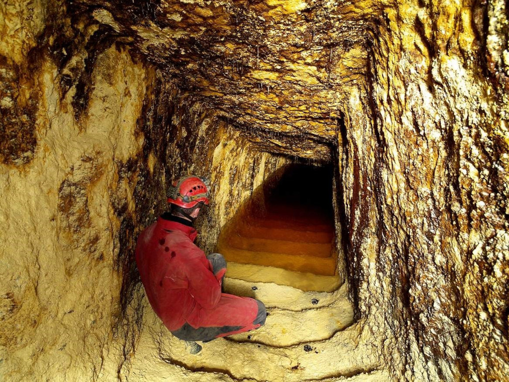 Roșia Montană, antické římské doly na zlato v Rumunsku. 