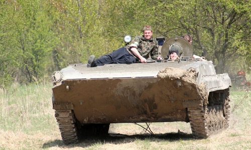 FOTOGALERIE Do tanku v tank! FOTOGALERIE Do tanku v tank!