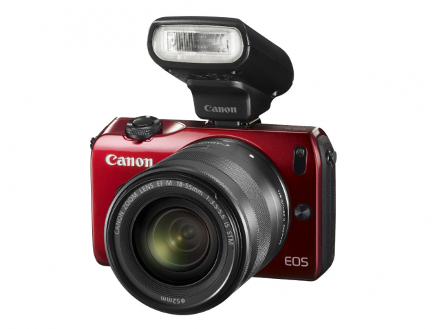 Canon EOS M je zrcadlovka převlečená za kompakt