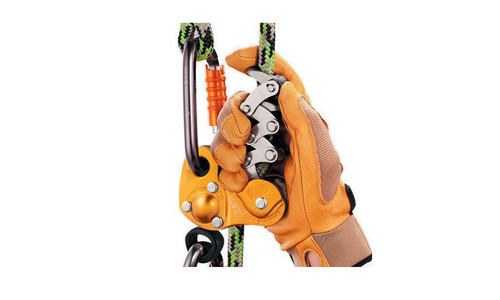 Po laně k budkám divokých holubů Po laně k budkám divokých holubů