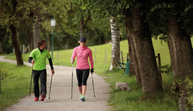 NordicWalking šlechtí tělo i duši! Kde se dobře chodí a jak na to?