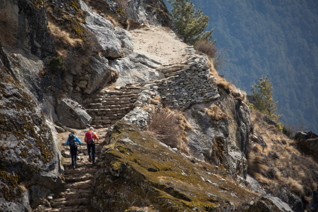 TEST Trekové hole Leki Makalu Trail