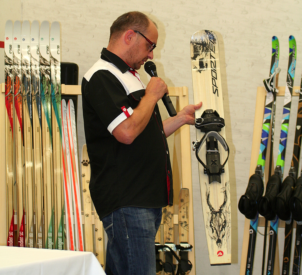 Ivan Hudák přestavuje lyže pro lovce a myslivce Sporten Hunter.