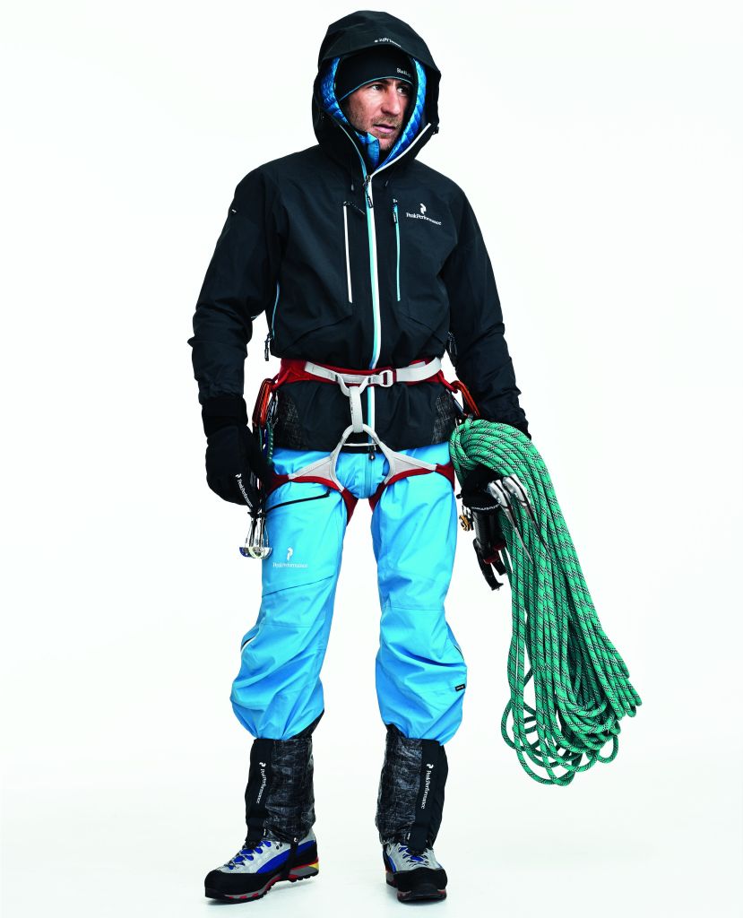 Bunda a kalhoty Peak Performance Black Light 4S jsou vhodné pro horolezectví, skitouring a lezení v ledu.