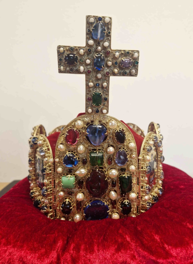 Korunovační klenoty Lucemburků u minoritů v Praze