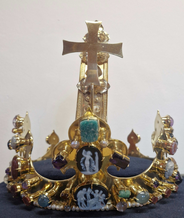 Korunovační klenoty Lucemburků u minoritů v Praze