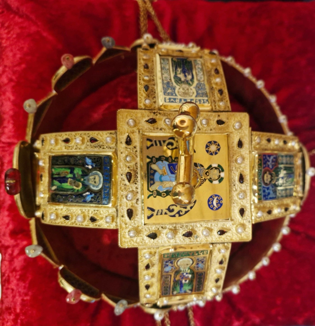 Korunovační klenoty Lucemburků u minoritů v Praze