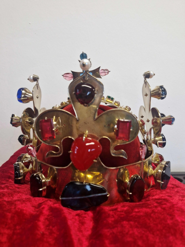 Korunovační klenoty Lucemburků u minoritů v Praze