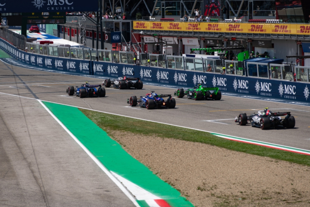 Levné ubytování na F1 si kupte ve stanu vedle okruhu