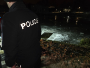 Dvě dívky spadly do otužilecké díry v ledu na Vltavě v Českých Budějovicích