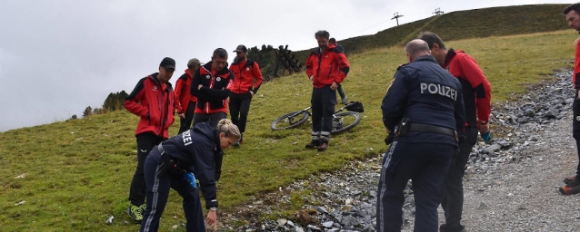 Smrt na elektrokole: strmý úsek cyklotrasy v Tyrolsku