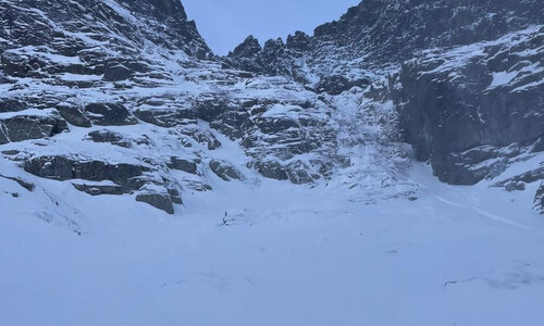 Skialpinista odtrhl lavinu z Pusté lávky a zahynul v laviništi Skialpinista odtrhl lavinu z Pusté lávky a zahynul v laviništi